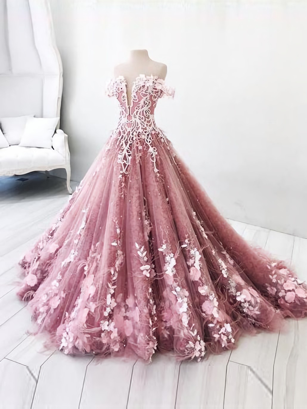 Beautiful Prom Dress A-Line Off-The-Shoulder Lace Floral Elegant Long Prom Dresses / Evening Dress