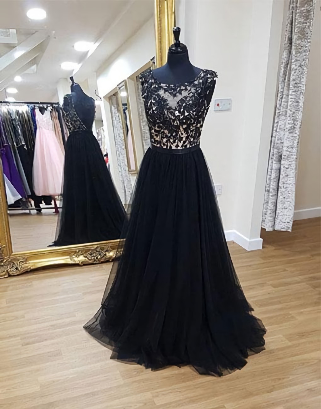 kendra lust blue dress Sequin Strapless Mini – Beginning Boutique artist:The Hollies Off-Shoulder Dress Size:CA 12